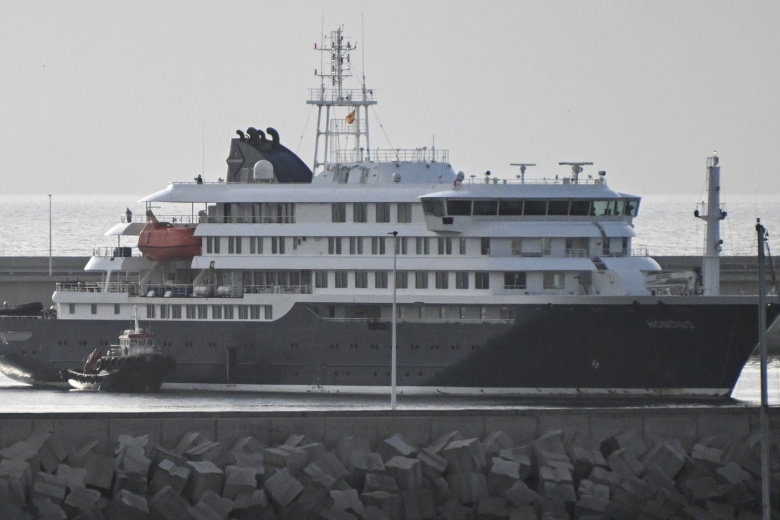 Круизный лайнер MV Hondius